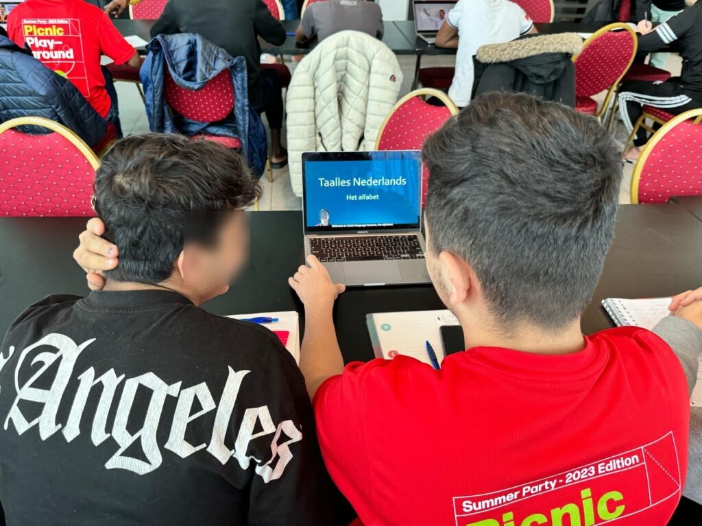 Laptops based learning in Lijnden